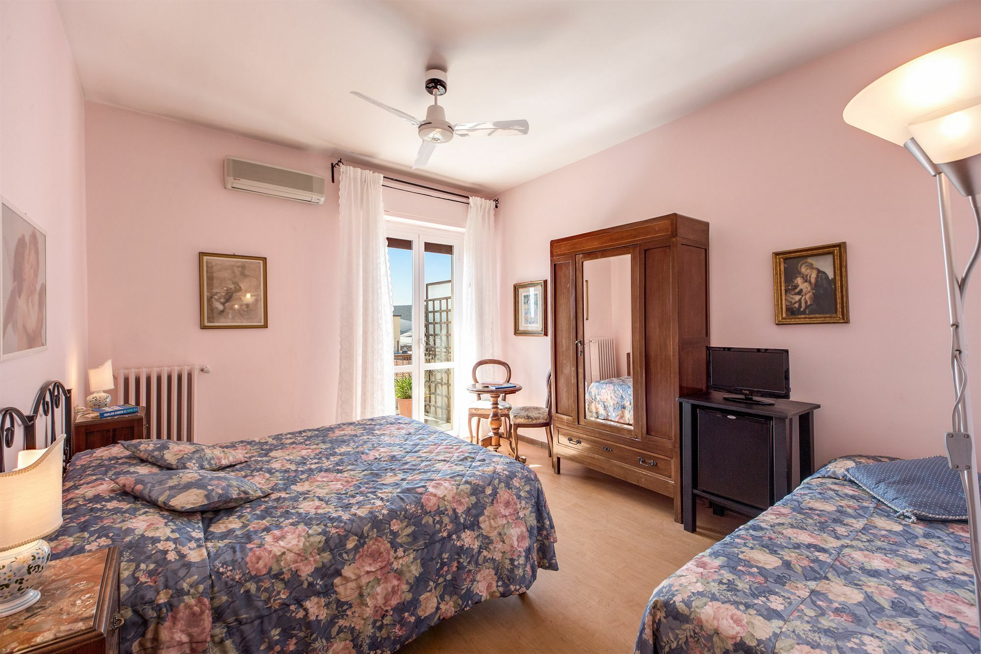 Residenza Giulia Otel Floransa Dış mekan fotoğraf